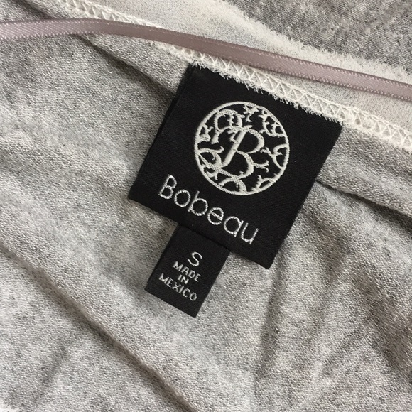 Gray tee with distressed trim - Picture 4 of 4